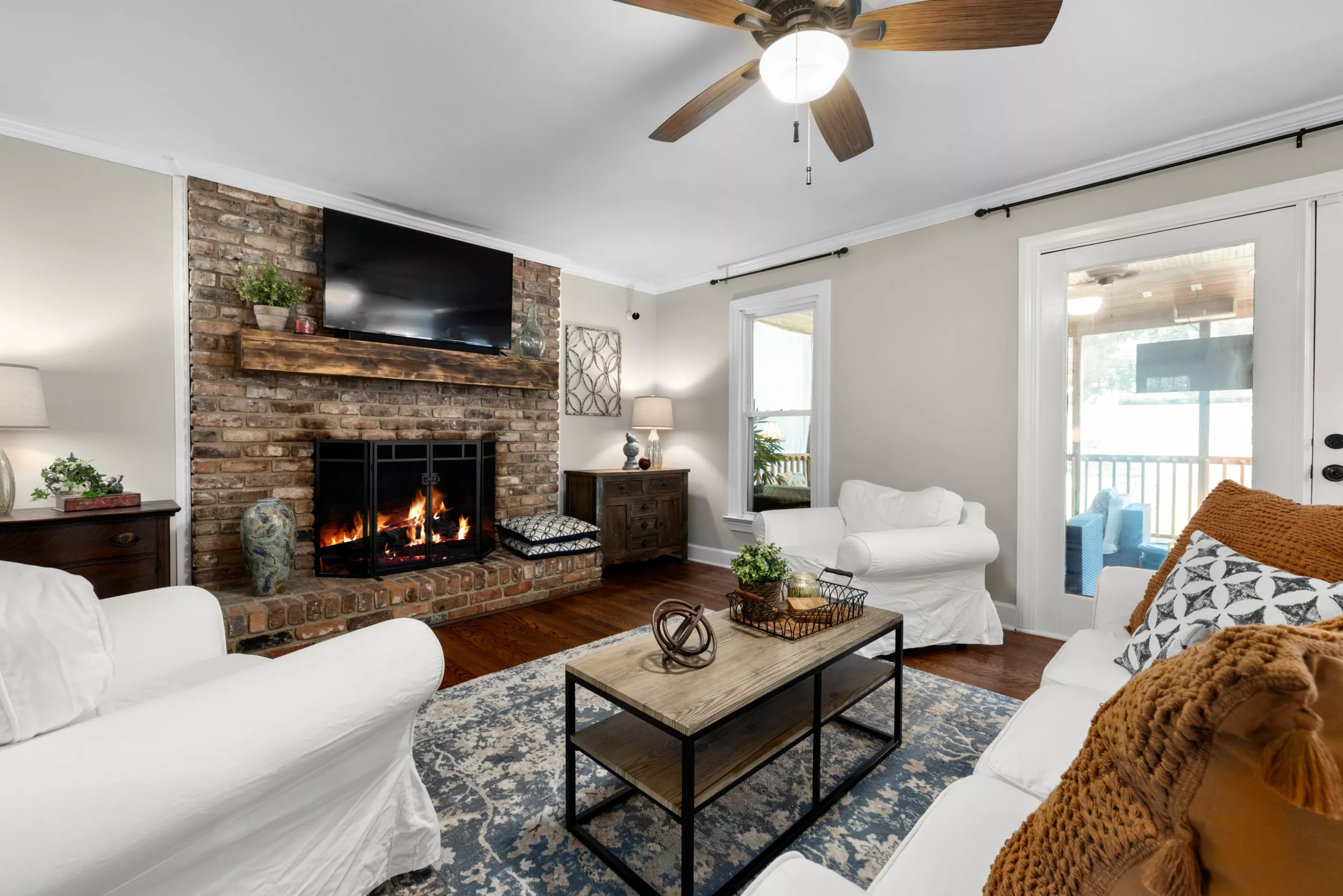 living-room-renovations-genesis-construction-cape-town-and-johannesburg